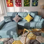 Nuevo De Dos Plantas דירה *