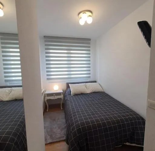 Nuevo De Dos Plantas Apartment *